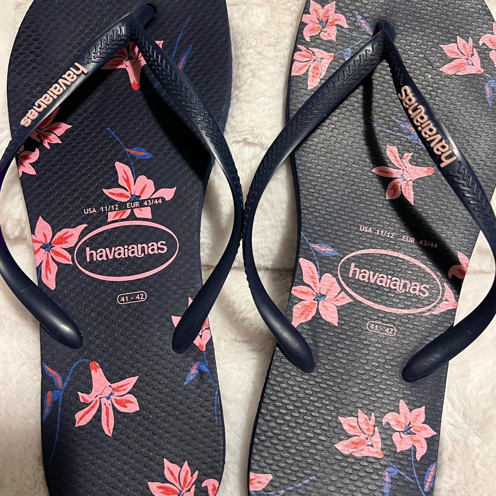 Havaianas Navy and Pink Floral Sandals